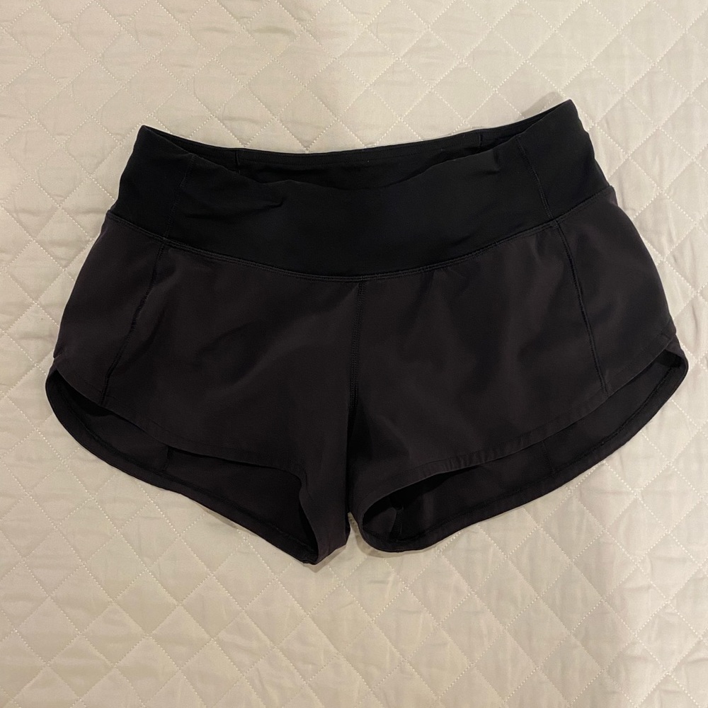 BLACK LULULEMON ATHLETIC SHORTS🖤🖤